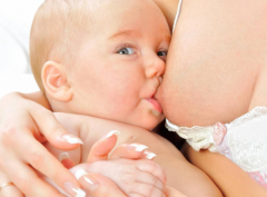 哺乳的姿势会影响宝宝的视力？